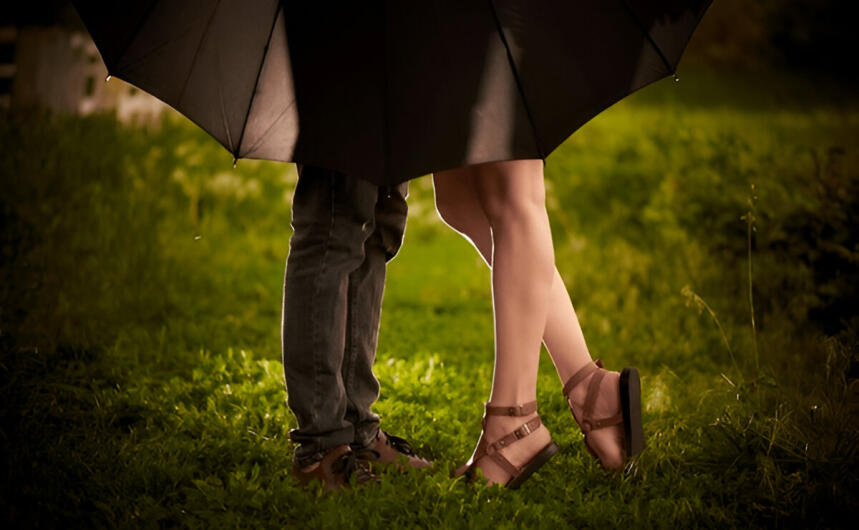 21 positions sexuelles brutes pour les couples de petite taille