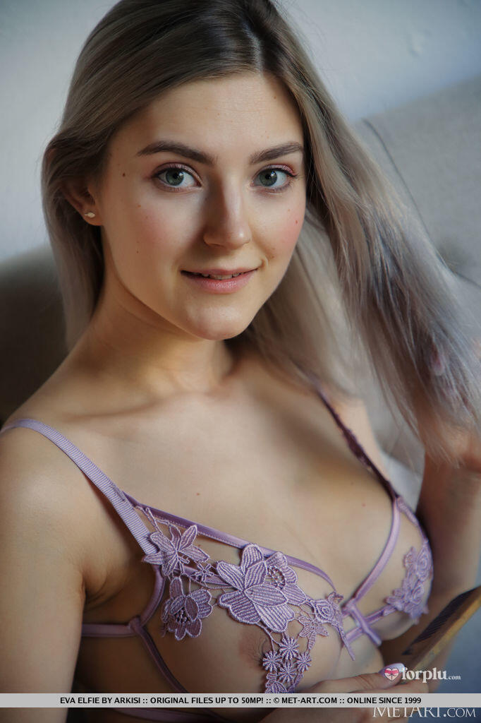 Eva Elfie 